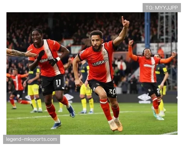 卢顿城队英超首秀展顽强斗志,期待持续提升竞技状态 卢顿城队英超首秀展顽强斗志,期待持续提升竞技状态