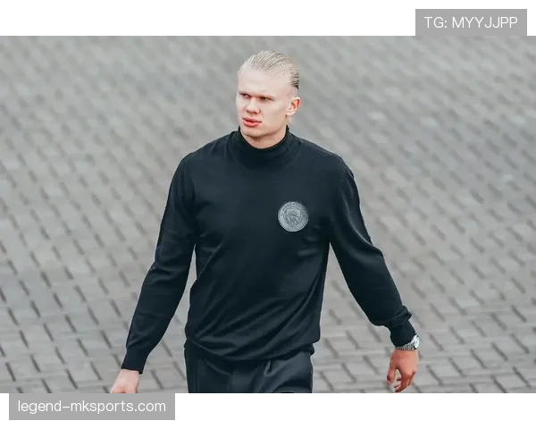 哈兰德与奥巴梅扬多特时期锋线效率及战术角色对比