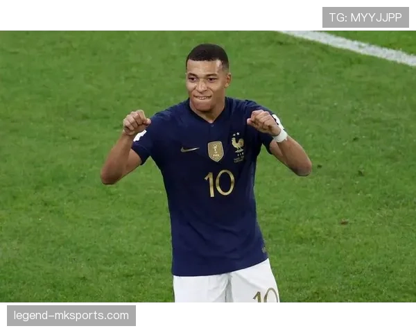 姆巴佩这花钱速度，比我一个月工资还猛，看着都想替他哭了！